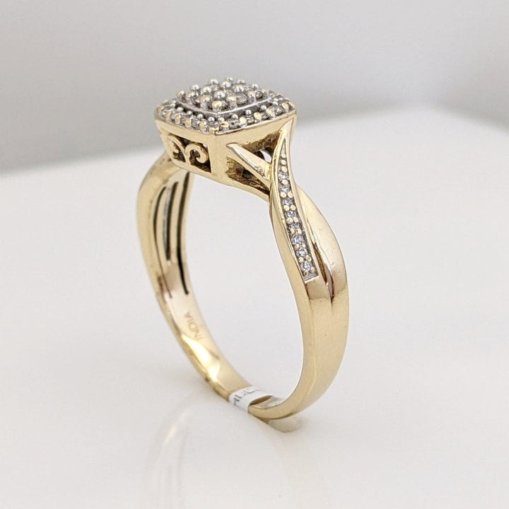 14K .25 CARAT TOTAL WEIGHT SI1 H DIAMOND ROUND (36) CLUSTER TWIST ESTATE RING 4.0 GRAMS
