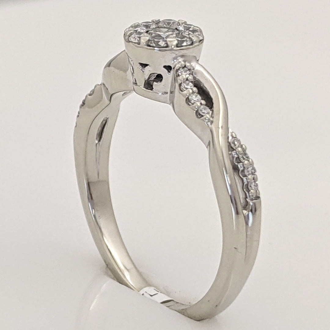 10K WHITE .31 CARAT TOTAL WEIGHT SI2 H DIAMOND ROUND (25) CLUSTER TWIST ESTATE RING 2.4 GRAMS