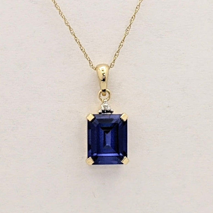 10K SYNTHETIC SAPHIRE EMERALD CUT 8X10 WITH MELEE ESTATE PENDANT &amp; CHAIN 1.9 GRAMS