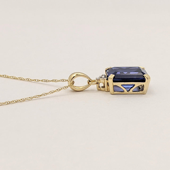 10K SYNTHETIC SAPHIRE EMERALD CUT 8X10 WITH MELEE ESTATE PENDANT &amp; CHAIN 1.9 GRAMS