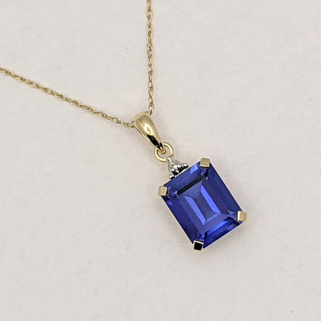 10K SYNTHETIC SAPHIRE EMERALD CUT 8X10 WITH MELEE ESTATE PENDANT &amp; CHAIN 1.9 GRAMS
