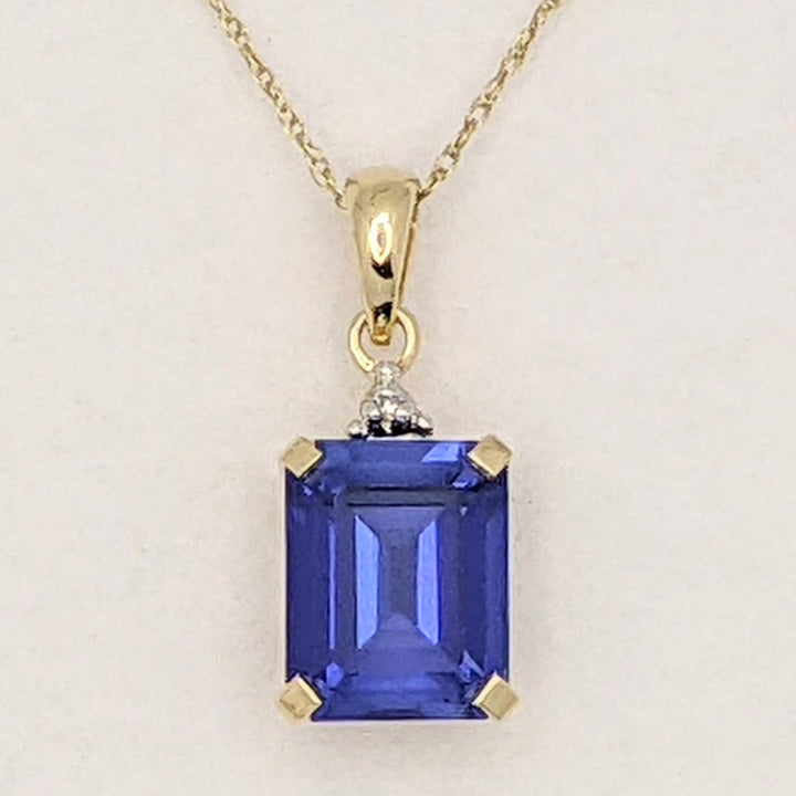 10K SYNTHETIC SAPHIRE EMERALD CUT 8X10 WITH MELEE ESTATE PENDANT &amp; CHAIN 1.9 GRAMS