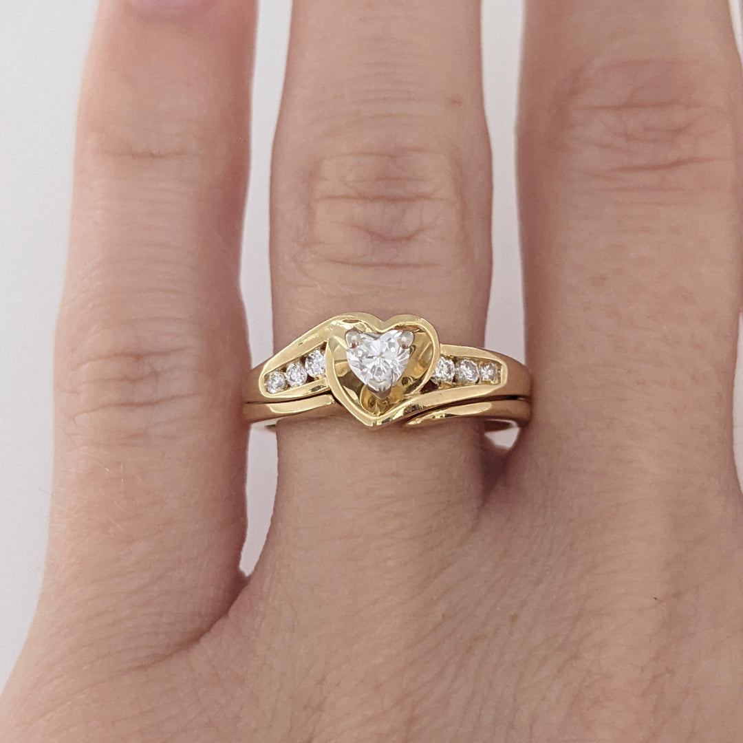 14K .35 CARAT TOTAL WEIGHT SI1 H DIAMOND HEART (1) ROUND (6) ESTATE RING 4.8 GRAMS