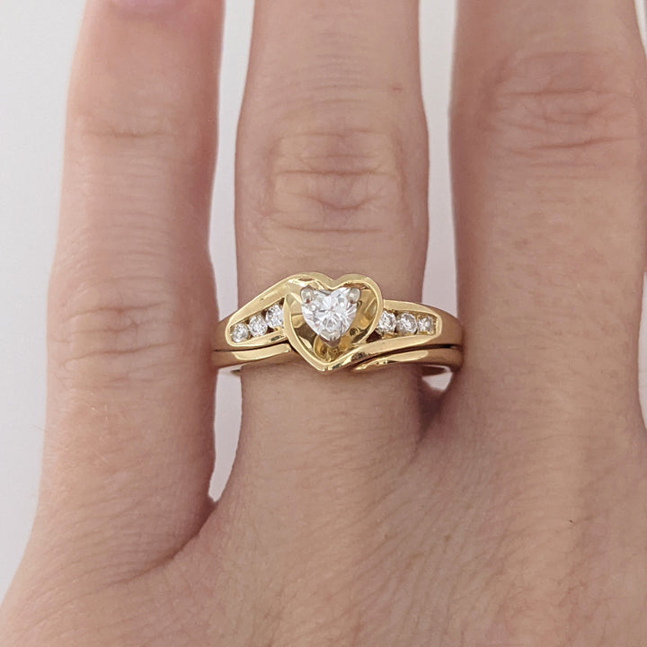 14K .35 CARAT TOTAL WEIGHT SI1 H DIAMOND HEART (1) ROUND (6) ESTATE RING 4.8 GRAMS