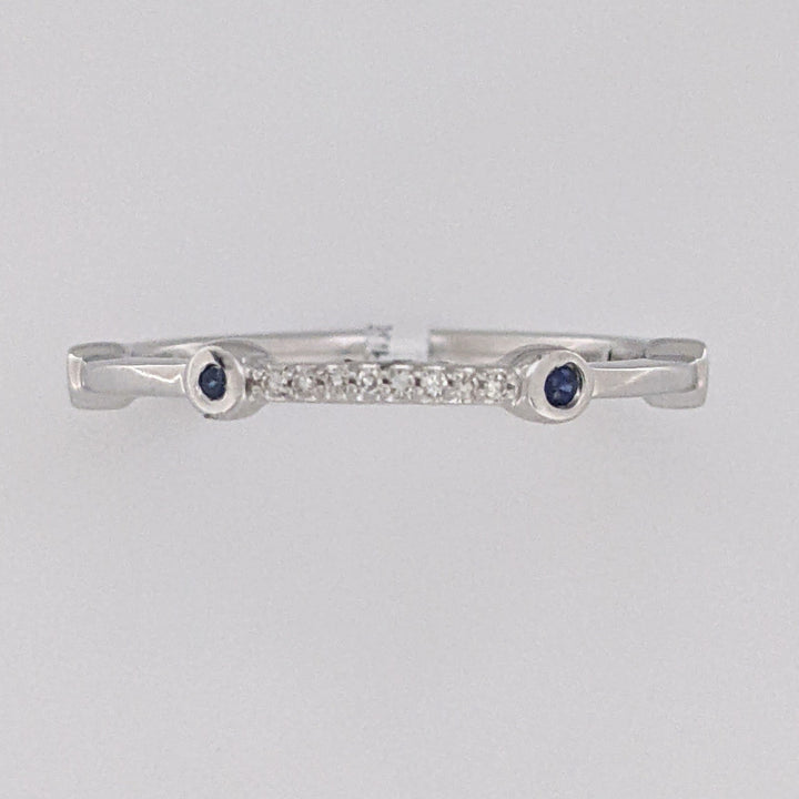 14K WHITE SAPPHIRE ROUND (4) BEZEL WITH (8) MELEE ESTATE BAND 2.0 GRAMS