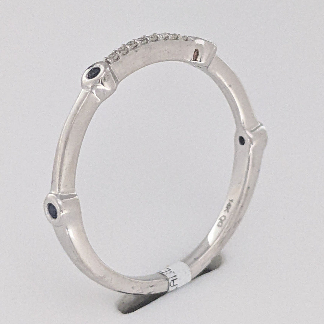 14K WHITE SAPPHIRE ROUND (4) BEZEL WITH (8) MELEE ESTATE BAND 2.0 GRAMS