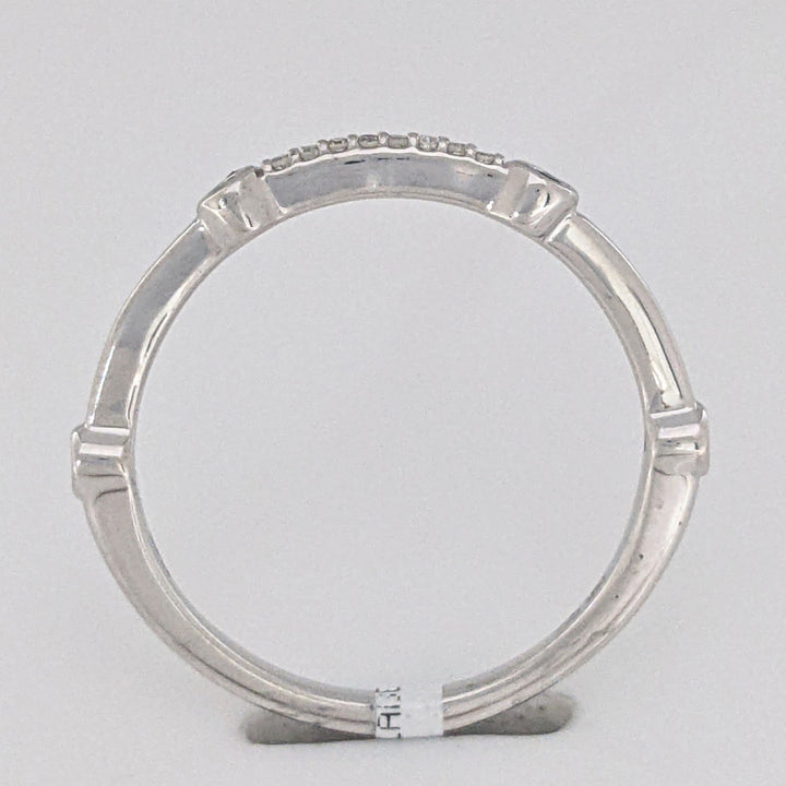 14K WHITE SAPPHIRE ROUND (4) BEZEL WITH (8) MELEE ESTATE BAND 2.0 GRAMS