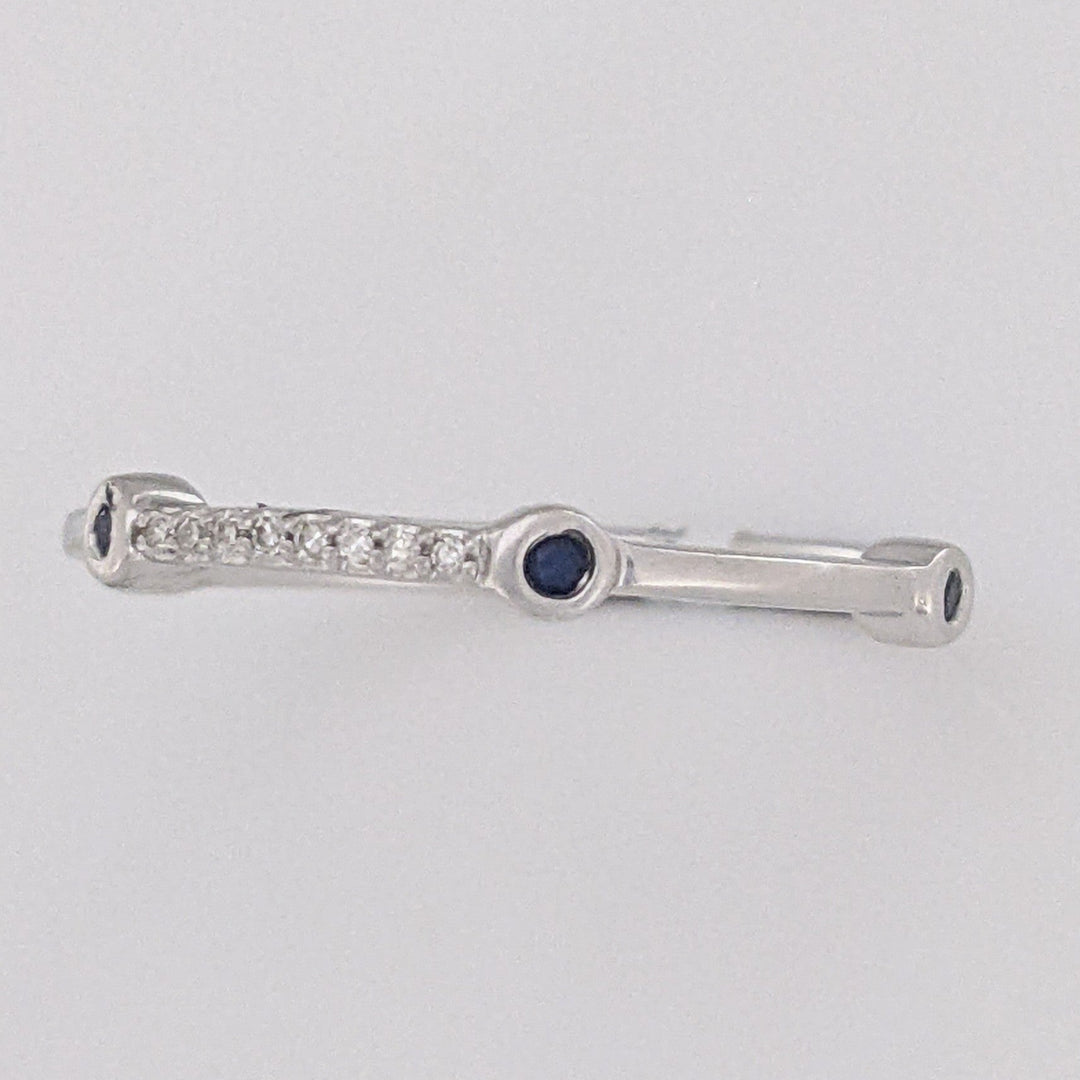 14K WHITE SAPPHIRE ROUND (4) BEZEL WITH (8) MELEE ESTATE BAND 2.0 GRAMS