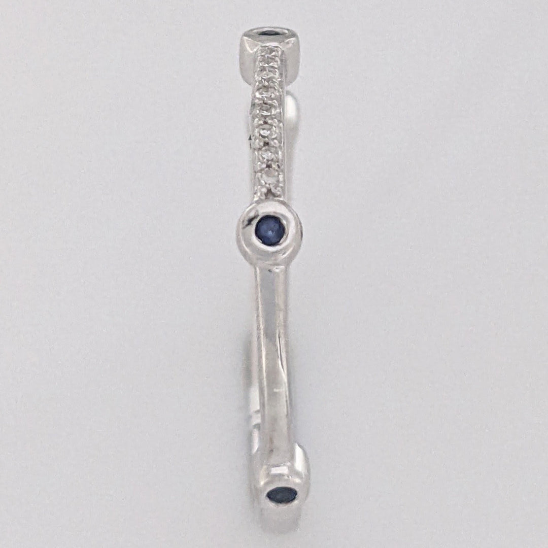 14K WHITE SAPPHIRE ROUND (4) BEZEL WITH (8) MELEE ESTATE BAND 2.0 GRAMS