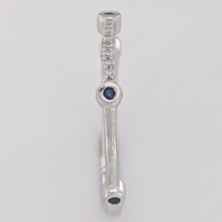 14K WHITE SAPPHIRE ROUND (4) BEZEL WITH (8) MELEE ESTATE BAND 2.0 GRAMS