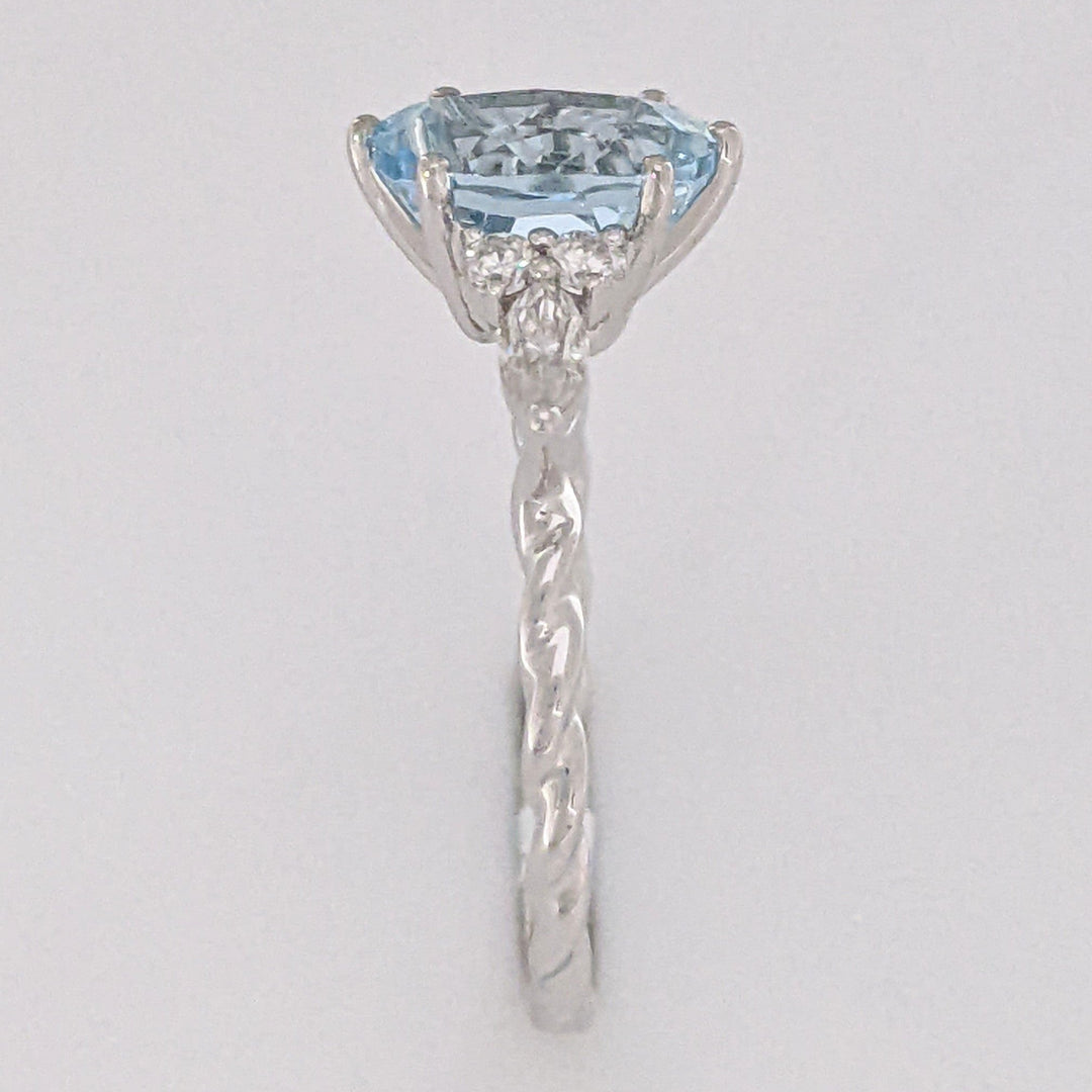 14K WHITE AQUAMARINE OVAL 6X9 WITH .24 DIAMOND TOTAL WEIGHT MARQUISE (2) ROUND (4) ESTATE RING 2.0 GRAMS