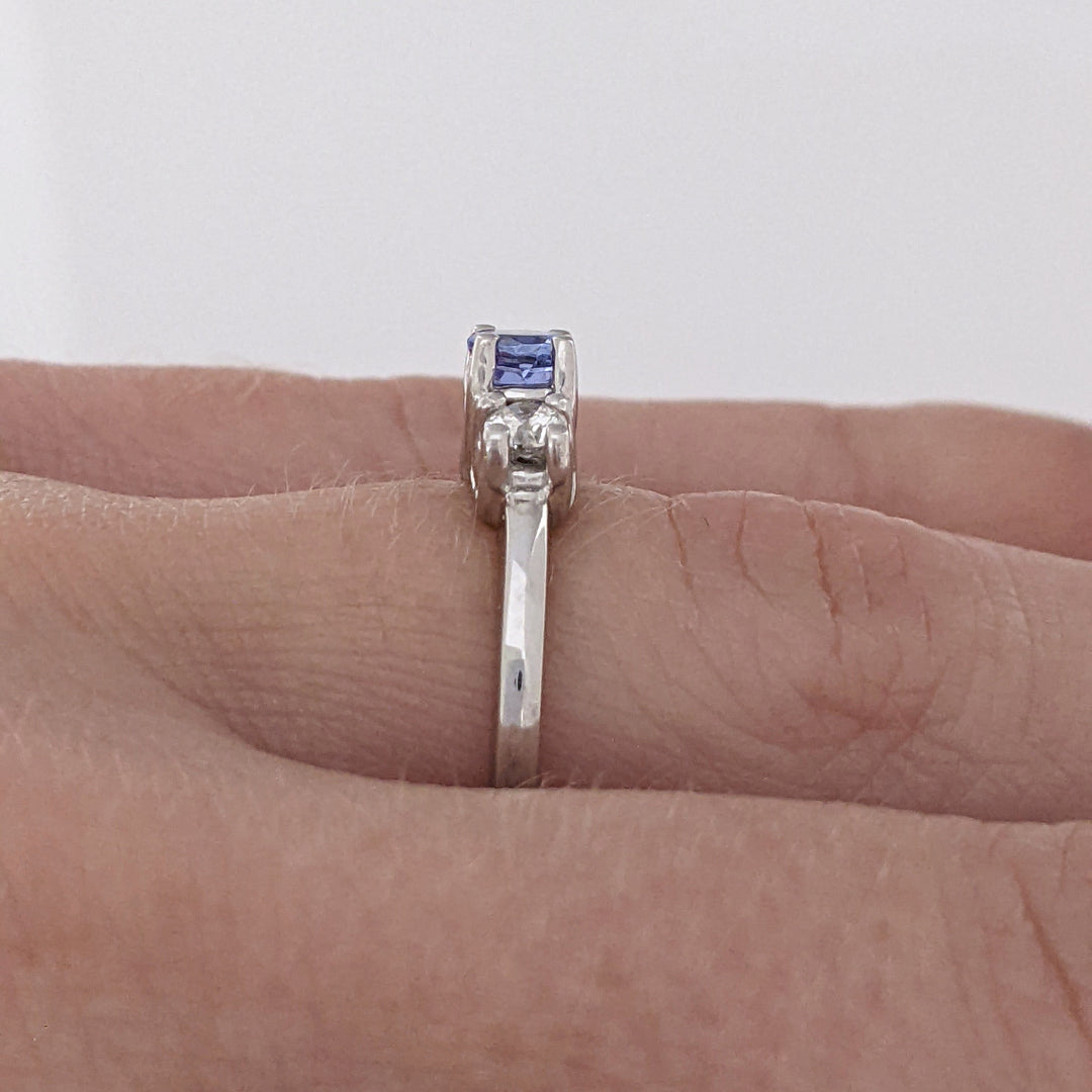 14K WHITE TANZANITE ROUND 3.8MM WITH .18 DIAMOND TOTAL WEIGHT (2) ROUND ESTATE TRINITY RING 2.9 GRAMS