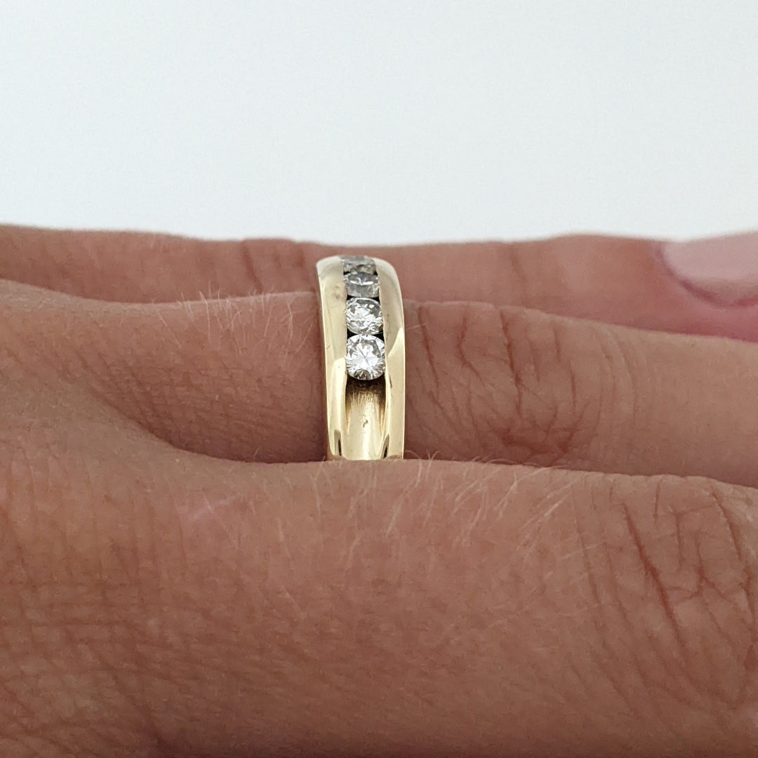 14K .50 CARAT TOTAL WEIGHT SI1 G DIAMOND ROUND (5) CHANNEL SET ESTATE BAND 5.3 GRAMS