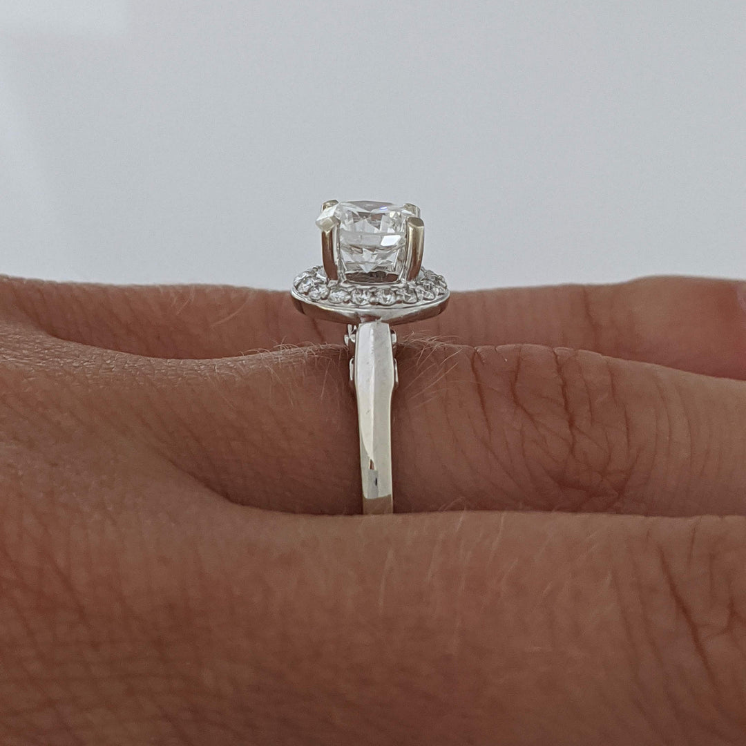14K WHITE 1.40 CARAT TOTAL WEIGHT VS2 H DIAMOND ROUND (19) ESTATE HALO RING 4.3 GRAMS