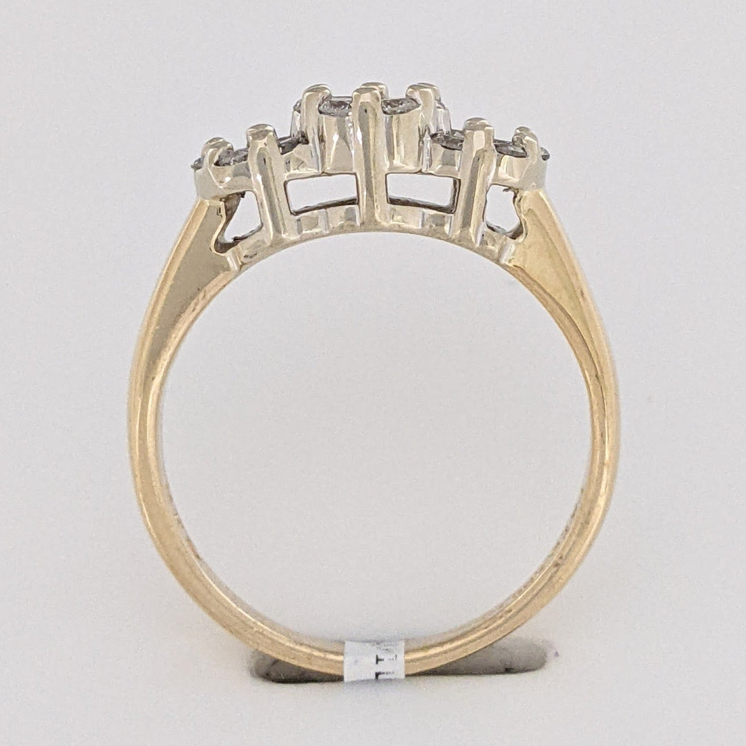 14K .54 CARAT TOTAL WEIGHT I1 I DIAMOND ROUND (19) 3-CLUSTER ESTATE RING 3.5 GRAMS