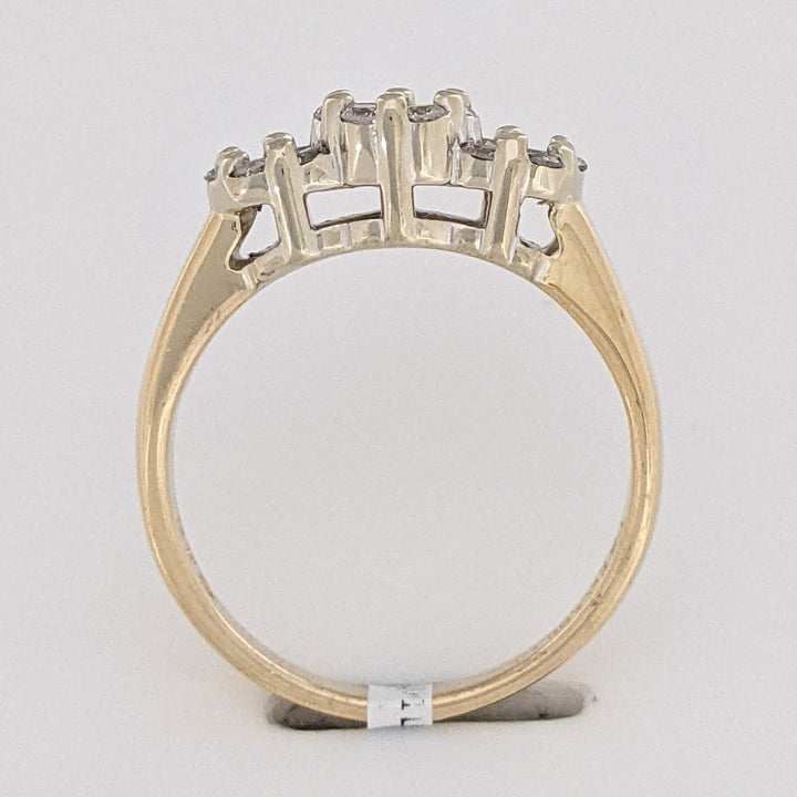 14K .54 CARAT TOTAL WEIGHT I1 I DIAMOND ROUND (19) 3-CLUSTER ESTATE RING 3.5 GRAMS