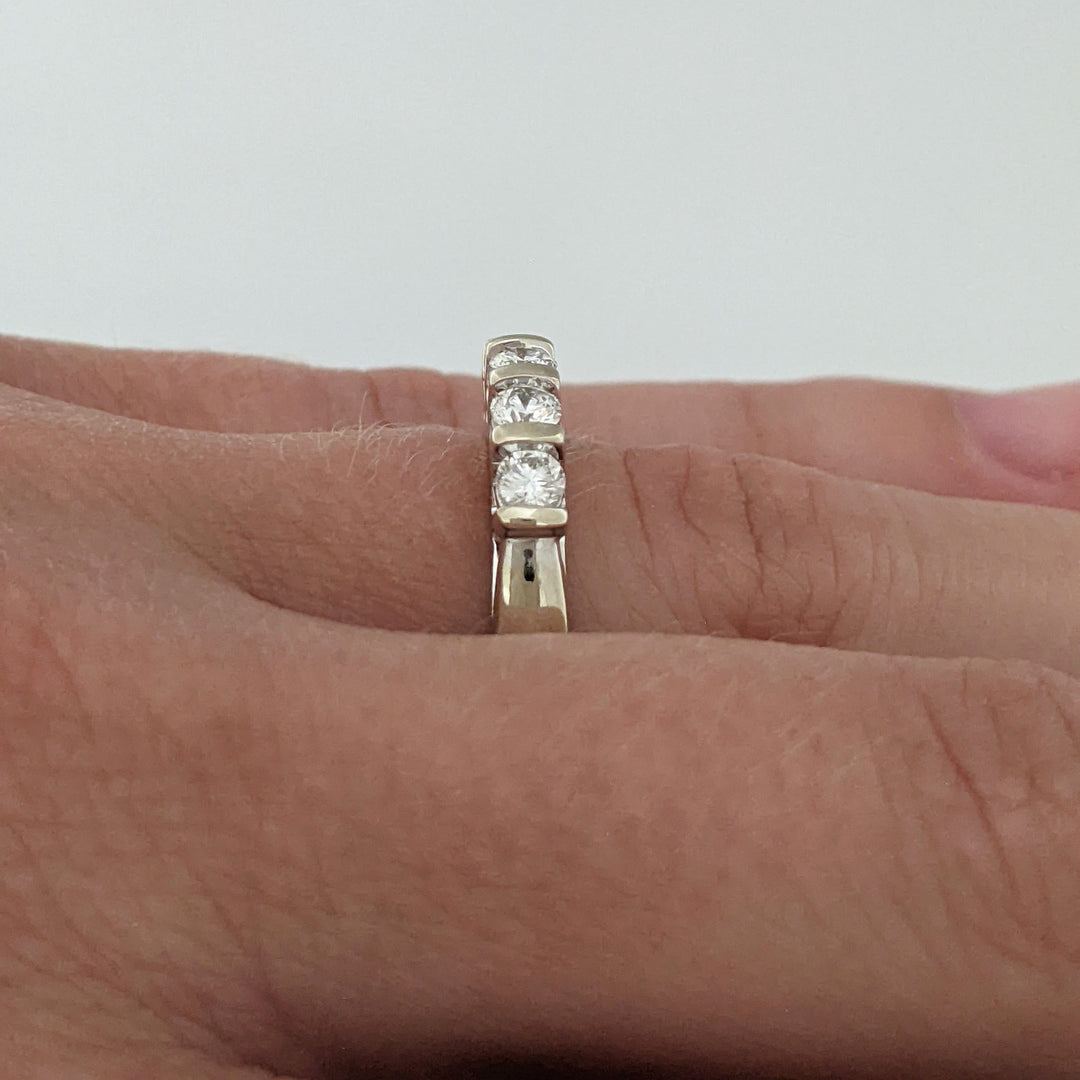 14K WHITE .40 CARAT TOTAL WEIGHT SI2 H DIAMOND ROUND (5) BAR SET ESTATE BAND 3.7 GRAMS
