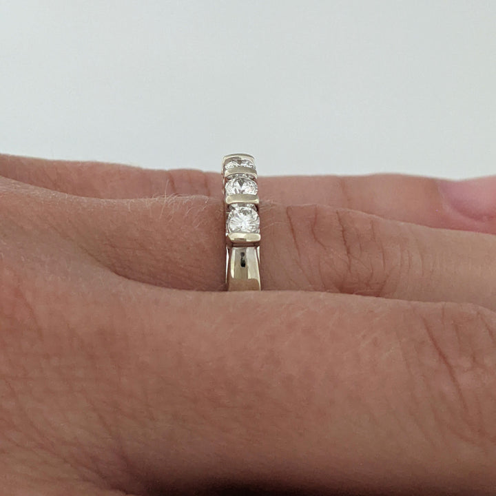 14K WHITE .40 CARAT TOTAL WEIGHT SI2 H DIAMOND ROUND (5) BAR SET ESTATE BAND 3.7 GRAMS
