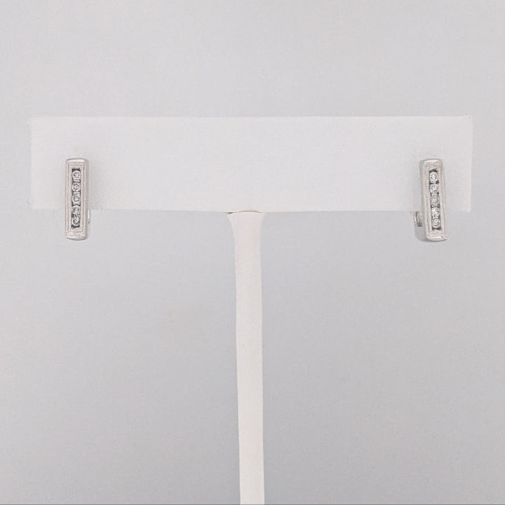 10K WHITE .15 CARAT TOTAL WEIGHT (10) ROUND SQUARE HOOP ESTATE EARRINGS 3.9 GRAMS