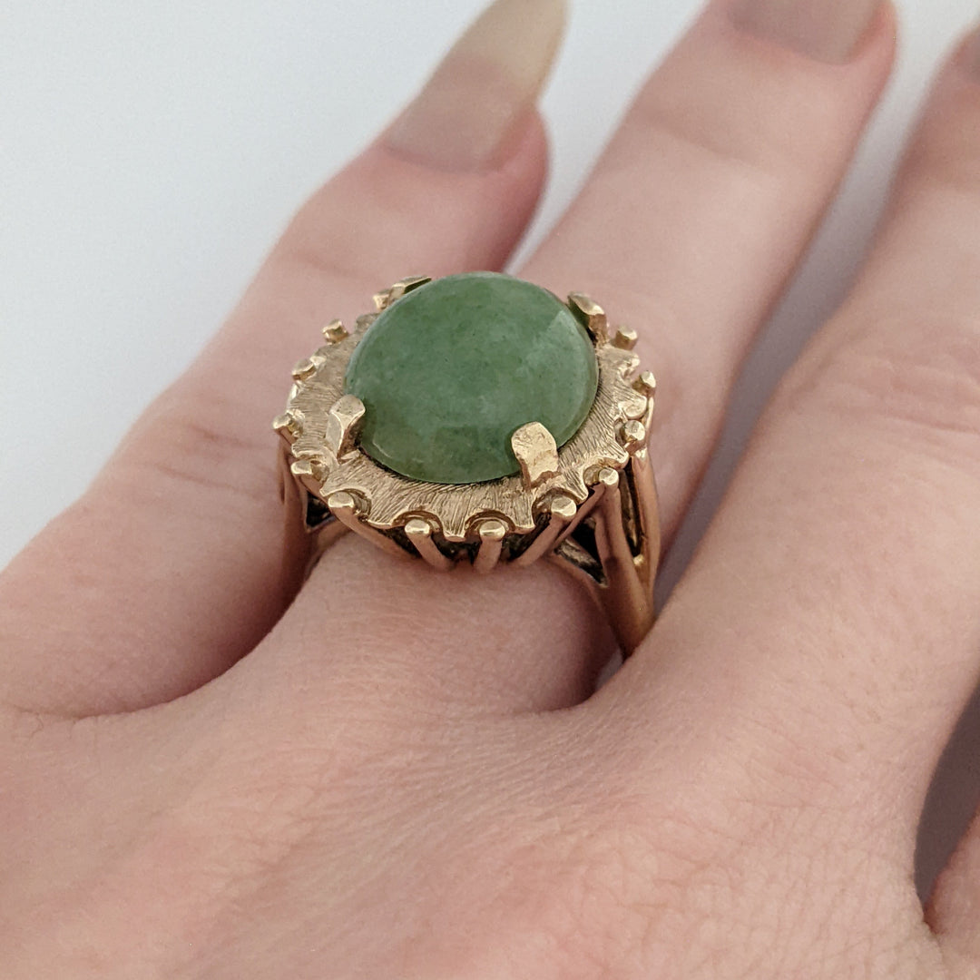 10K JADE OVAL 12X14 CABOCHON WITH GOLD TRIM ESTATE RING 6.5 GRAMS