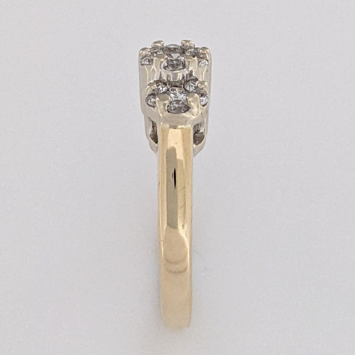14K .54 CARAT TOTAL WEIGHT I1 I DIAMOND ROUND (19) 3-CLUSTER ESTATE RING 3.5 GRAMS