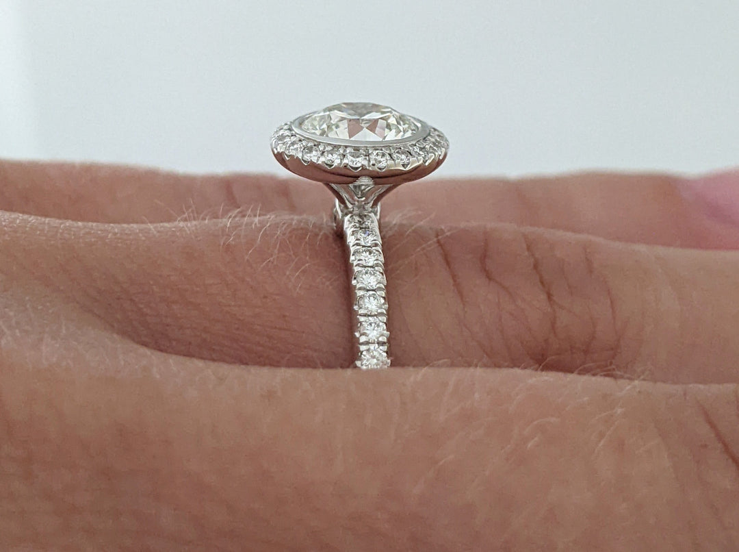 14K WHITE 1.50 CARAT TOTAL WEIGHT SI2 I DIAMOND ROUND (46) ESTATE BEZEL HALO RING 3.6 GRAMS