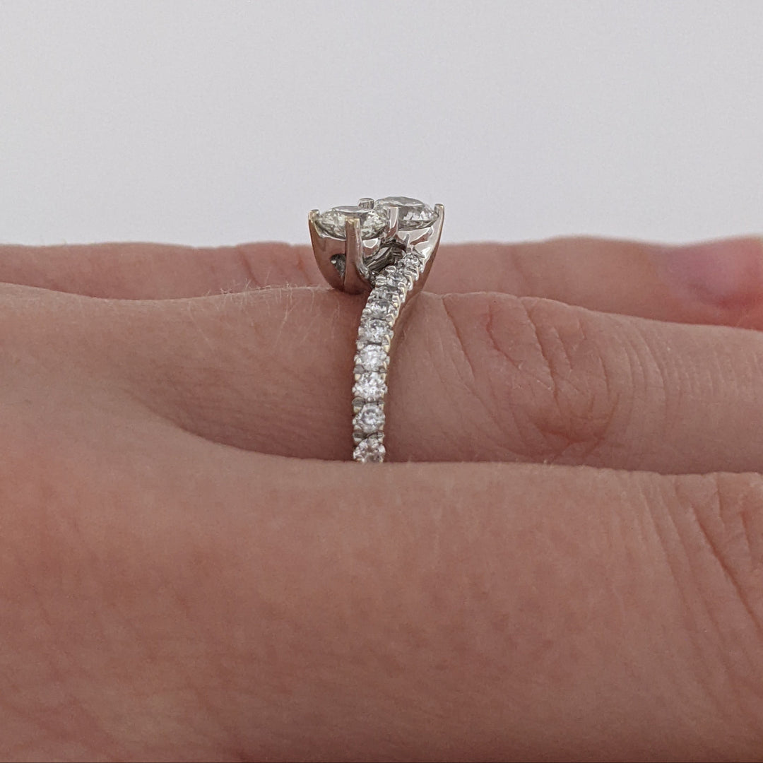 14K WHITE .89 CARAT TOTAL WEIGHT I1 I DIAMOND ROUND (22) BYPASS ESTATE RING 3.4 GRAMS