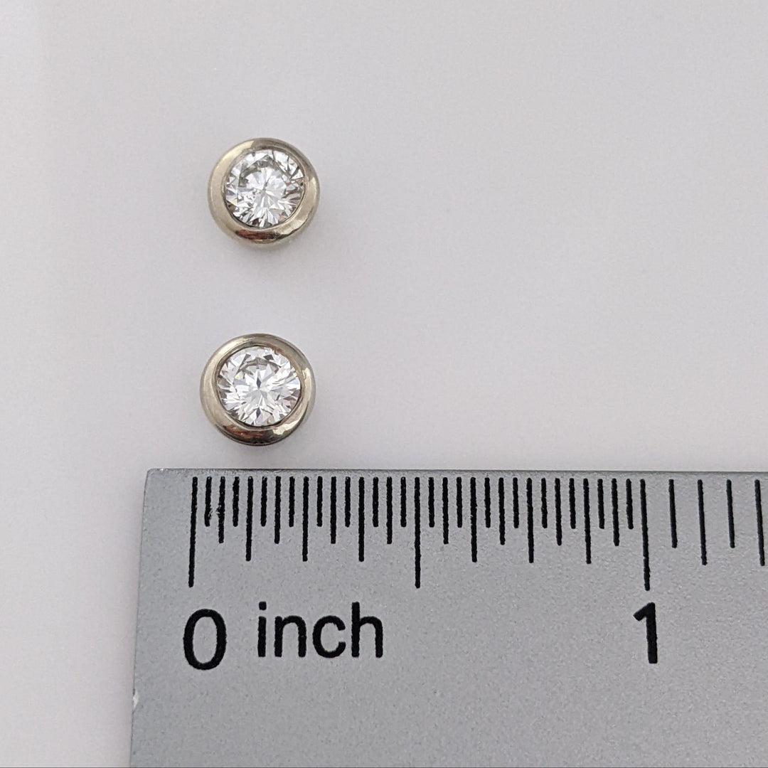 14K WHITE .75 CARAT TOTAL WEIGHT SI2 I DIAMOND ROUND BEZEL SET ESTATE STUD EARRINGS 1.8 GRAMS