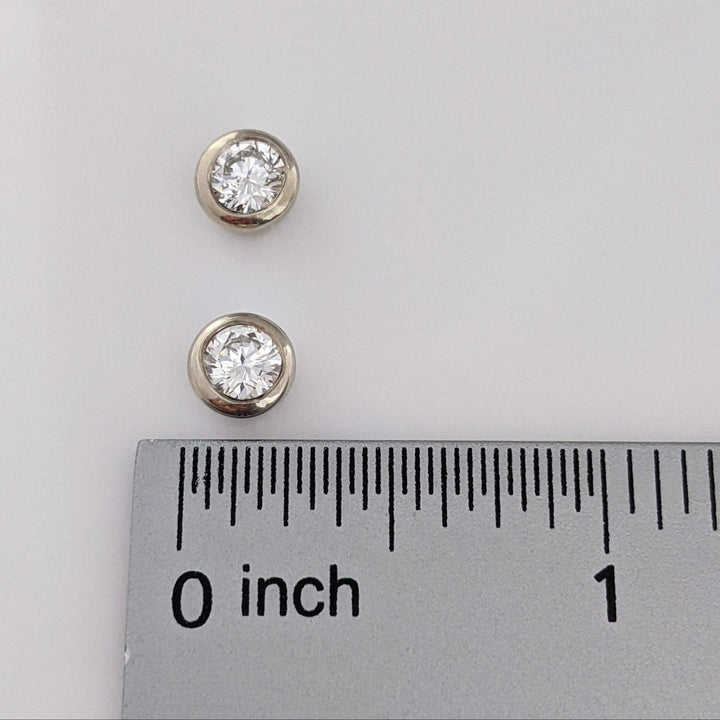 14K WHITE .75 CARAT TOTAL WEIGHT SI2 I DIAMOND ROUND BEZEL SET ESTATE STUD EARRINGS 1.8 GRAMS