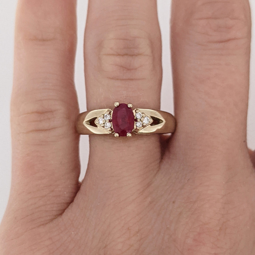18K WHITE RUBY OVAL 4X6 WITH (6) MELEE ESTATE RING 4.5 GRAMS