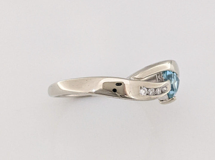 10K WHITE BLUE TOPAZ TRILLION 5MM WITH 4 DIAMONDS ESTATE RING 3.4 GRAMS