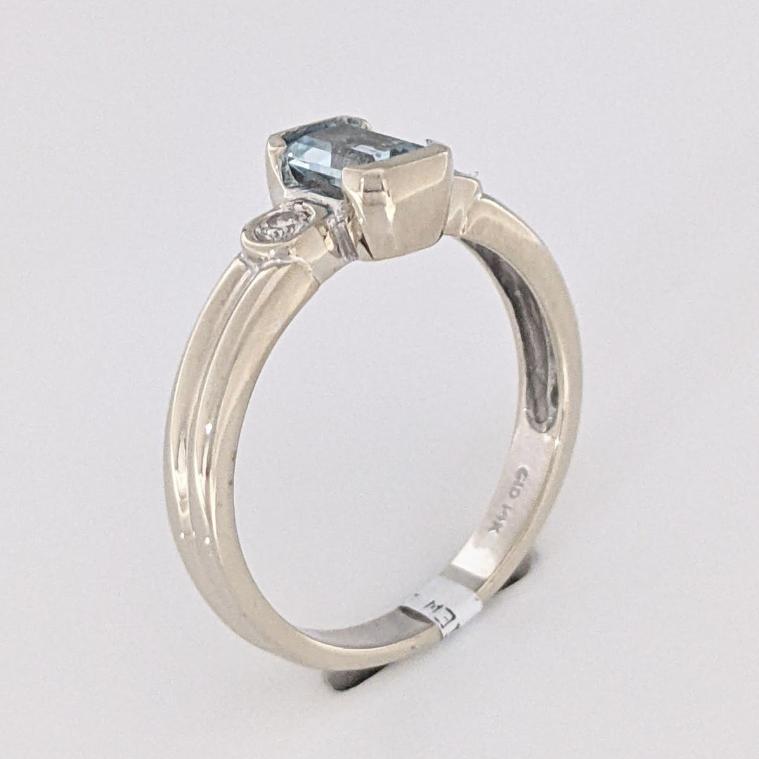 14K WHITE AQUAMARINE EMERALD CUT 4X6 HALF-BEZEL WITH .08 DIAMOND TOTAL WEIGHT (2) ROUND ESTATE RING 3.3 GRAMS