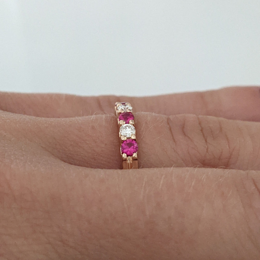 14K ROSE RUBY ROUND (3) DIAMOND ROUND (2) ESTATE BAND 2.2 GRAMS