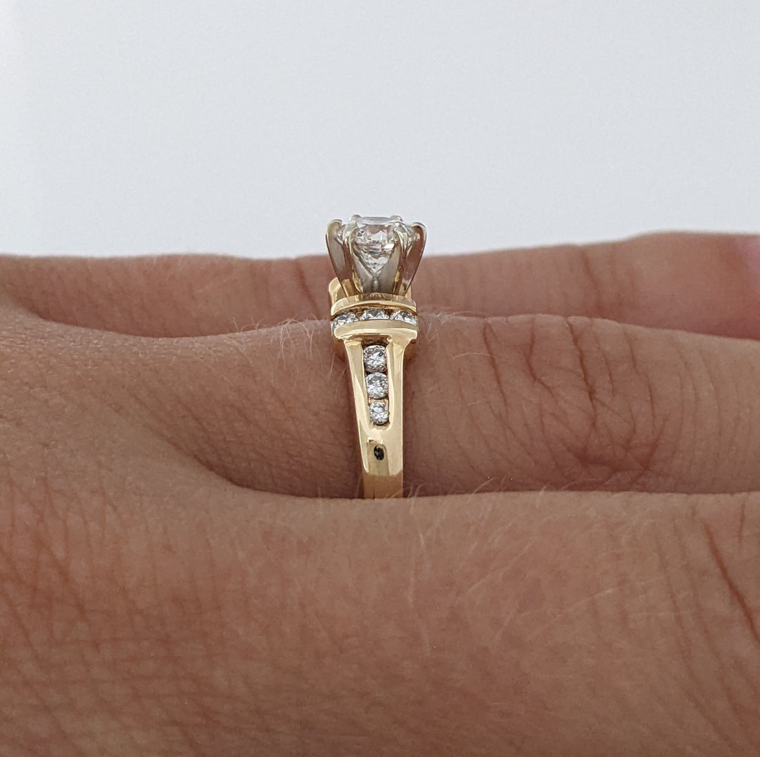 14K .60 CARAT TOTAL WEIGHT SI J DIAMOND ROUND (13) ESTATE RING 3.3 GRAMS