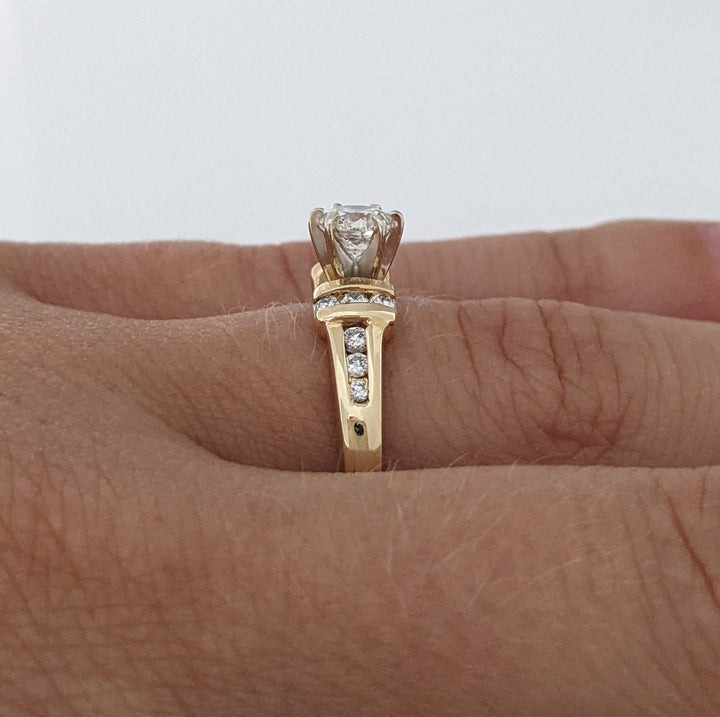 14K .60 CARAT TOTAL WEIGHT SI J DIAMOND ROUND (13) ESTATE RING 3.3 GRAMS