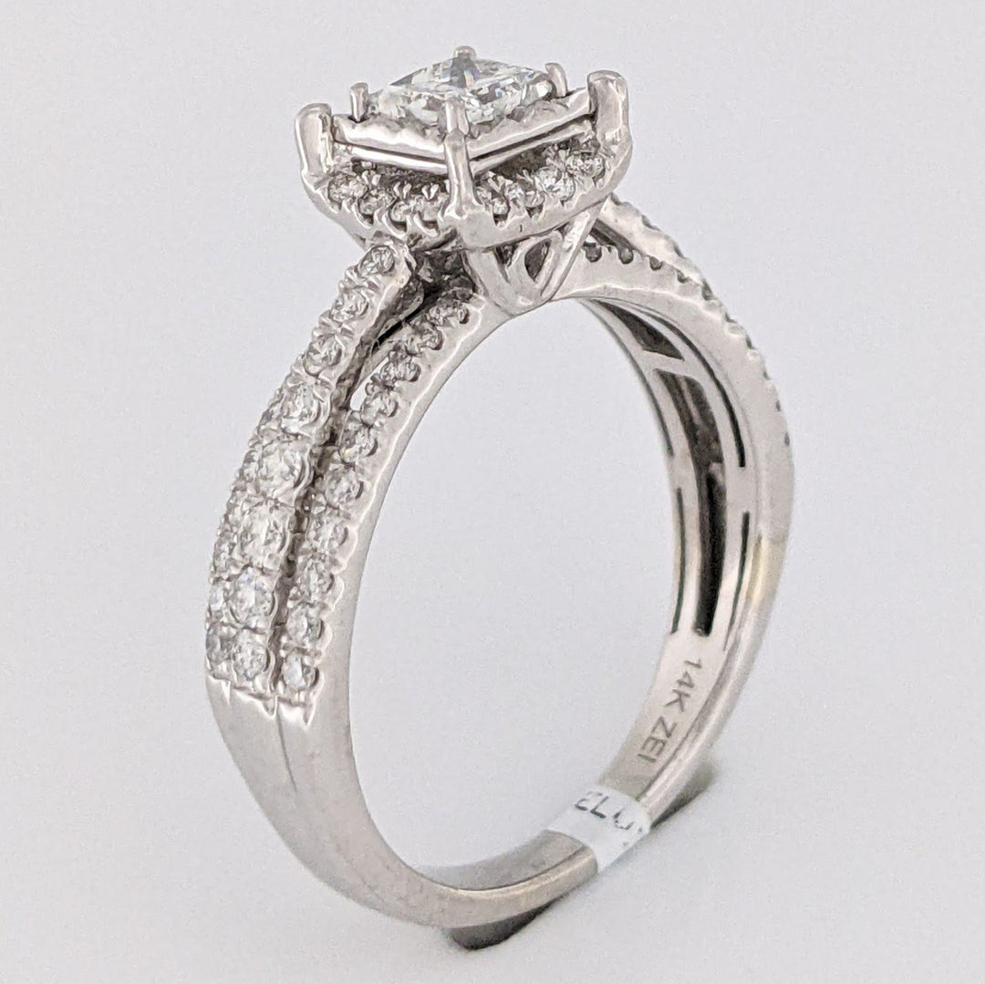 14K WHITE .85 CARAT TOTAL WEIGHT I1 H DIAMOND PRINCESS CUT (1) ROUND (72) ESTATE HALO RING 4.2 GRAMS