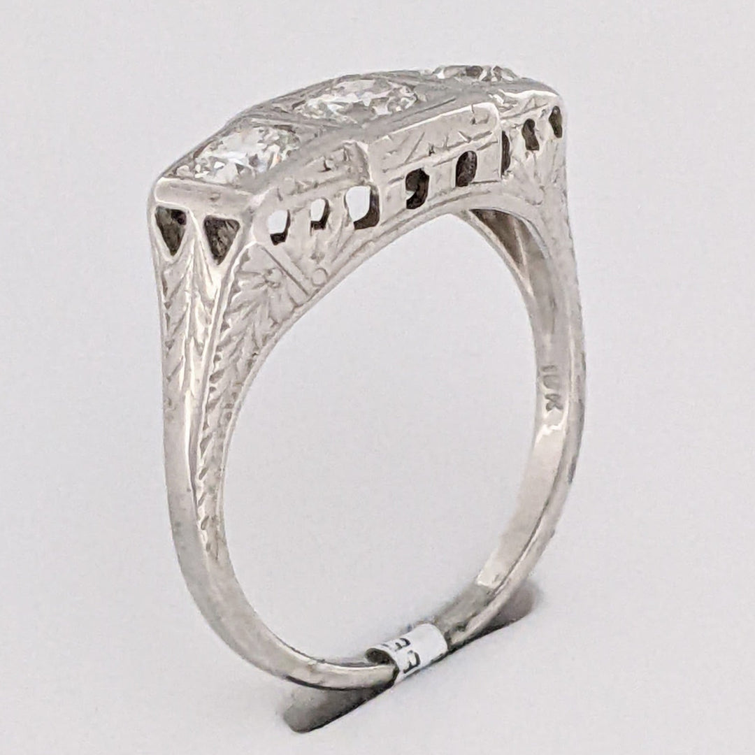 18K WHITE .72 CARAT TOTAL WEIGHT SI1 I DIAMOND ROUND (3) VINTAGE ESTATE RING 2.7 GRAMS