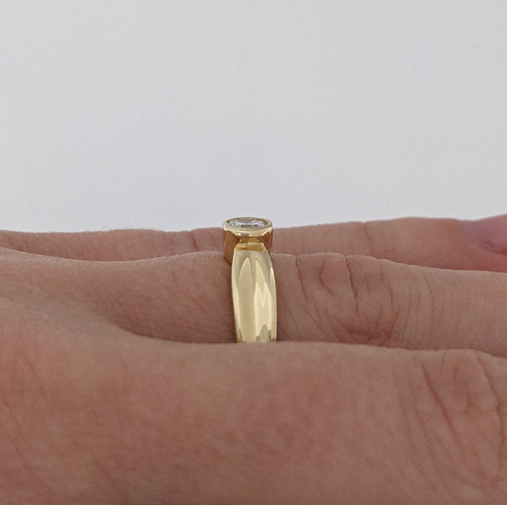 14K .30 CARAT TOTAL I1 J DIAMOND ROUND ESTATE BEZEL RING 4.5 GRAMS