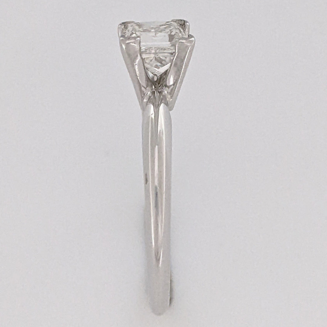 14K WHITE .85 CARAT TOTAL I1 H DIAMOND PRINCESS CUT SOLITAIRE ESTATE RING 2.8 GRAMS
