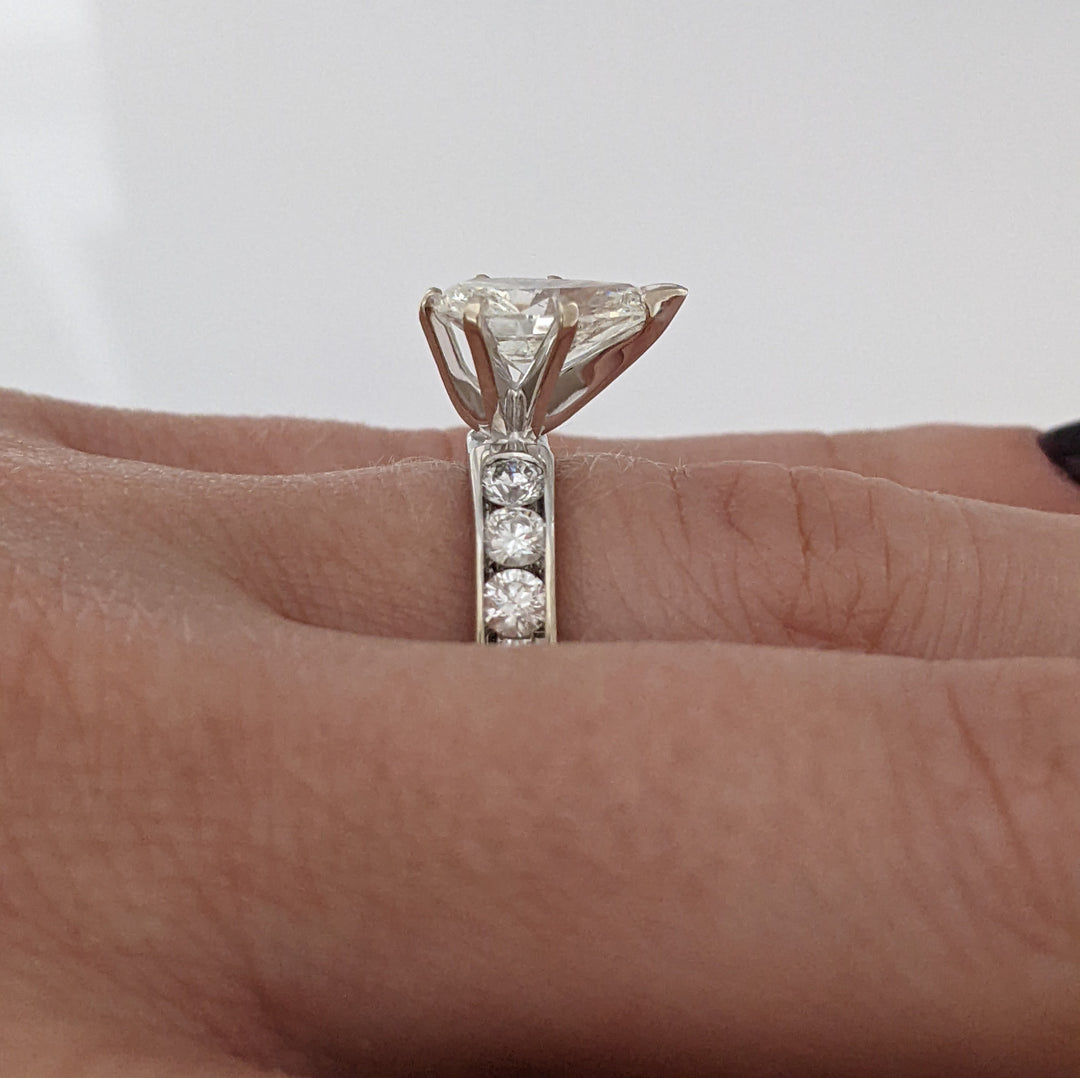 14K WHITE 2.39 CARAT TOTAL WEIGHT I1 K DIAMOND PEAR WITH (10) ROUND CHANNEL DIAMOND ESTATE RING 4.1 GRAMS