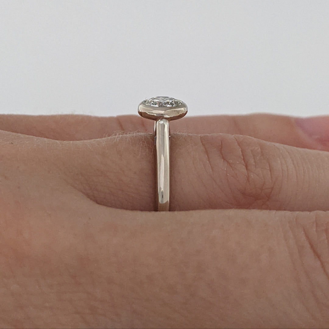 14K WHITE .72 CARAT TOTAL VS2 J DIAMOND ROUND ESTATE BEZEL RING 3.5 GRAMS