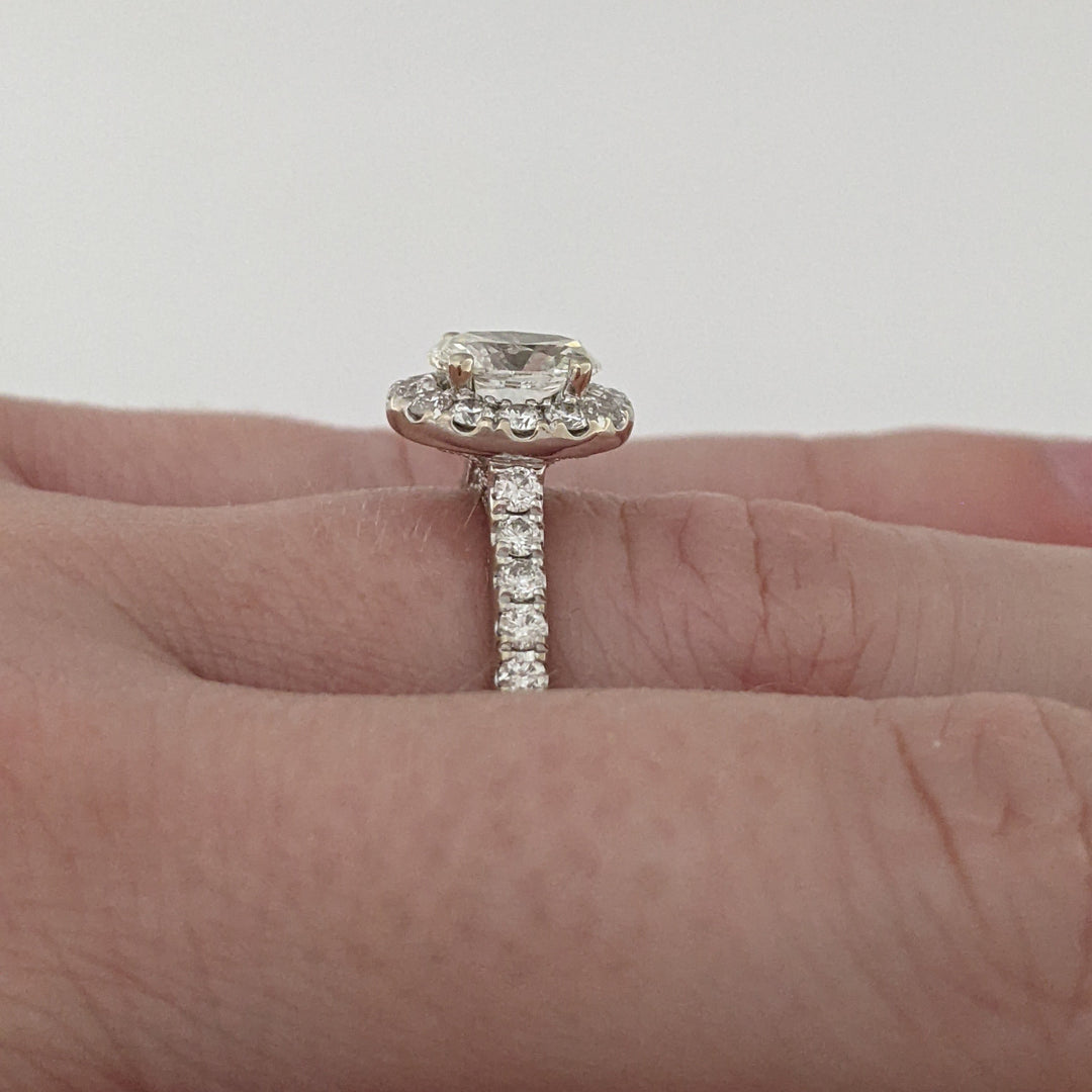 14K WHITE 1.38 CTW SI1 I DIAMOND OVAL WITH (54) ROUND HALO ESTATE RING 3.6 GRAMS