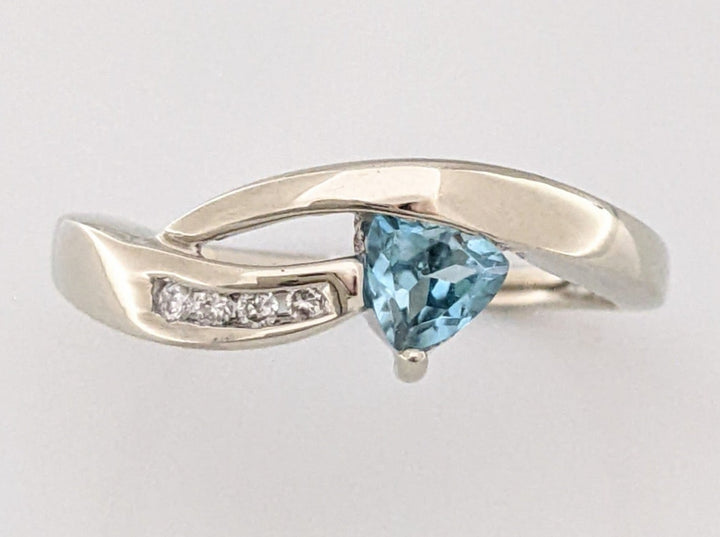 10K WHITE BLUE TOPAZ TRILLION 5MM WITH 4 DIAMONDS ESTATE RING 3.4 GRAMS