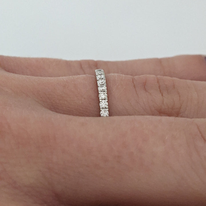 10K WHITE .21CTW I1 I DIAMOND ROUND (14) PRONG SET ESTATE BAND 0.8 GRAMS