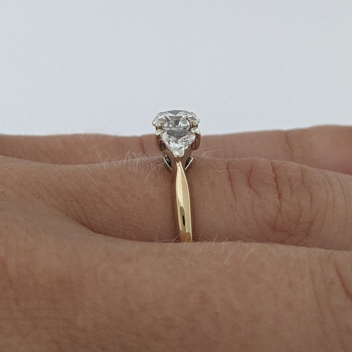 14K .93 CARAT TOTAL WEIGHT SI1 F DIAMOND ROUND WITH (2) TRILLION TRINITY ESTATE RING 2.4 GRAMS
