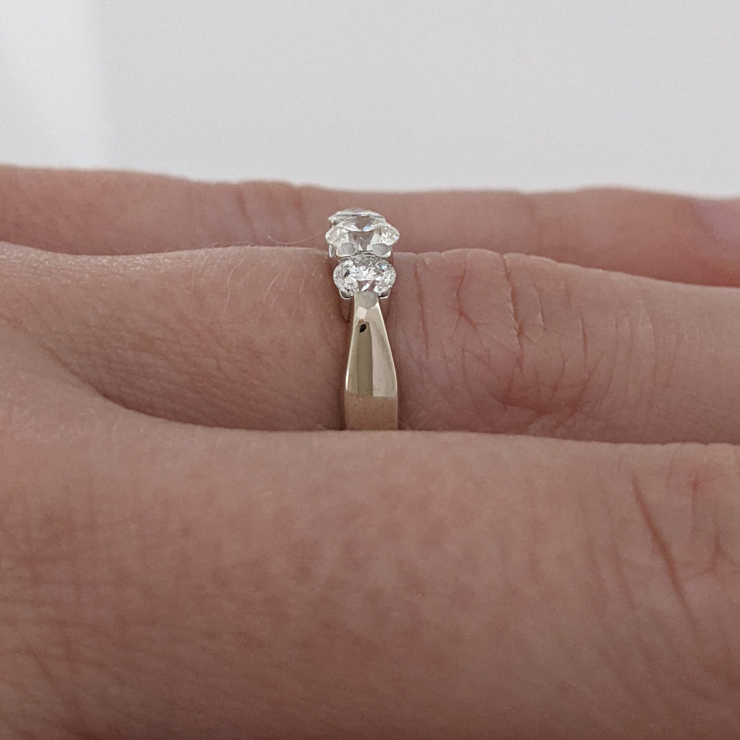 14K WHITE .47 CARAT TOTAL WEIGHT I1 I DIAMOND ROUND (3) ESTATE RING 2.7 GRAMS