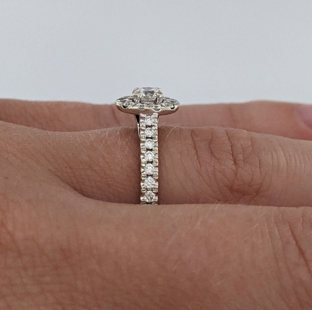 14K WHITE .62 CARAT TOTAL WEIGHT I1 G DIAMOND ROUND (27) " FIRST LIGHT" ESTATE RING 3.5 GRAMS