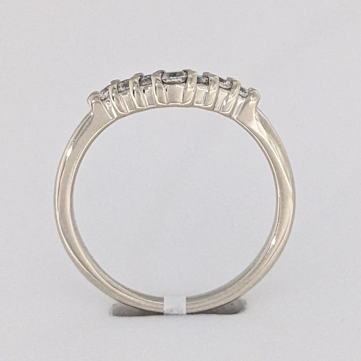 10K WHITE .22 CARAT TOTAL WEIGHT SI1 H DIAMOND ROUND (7) CURVED ESTATE BAND 2.5 GRAMS