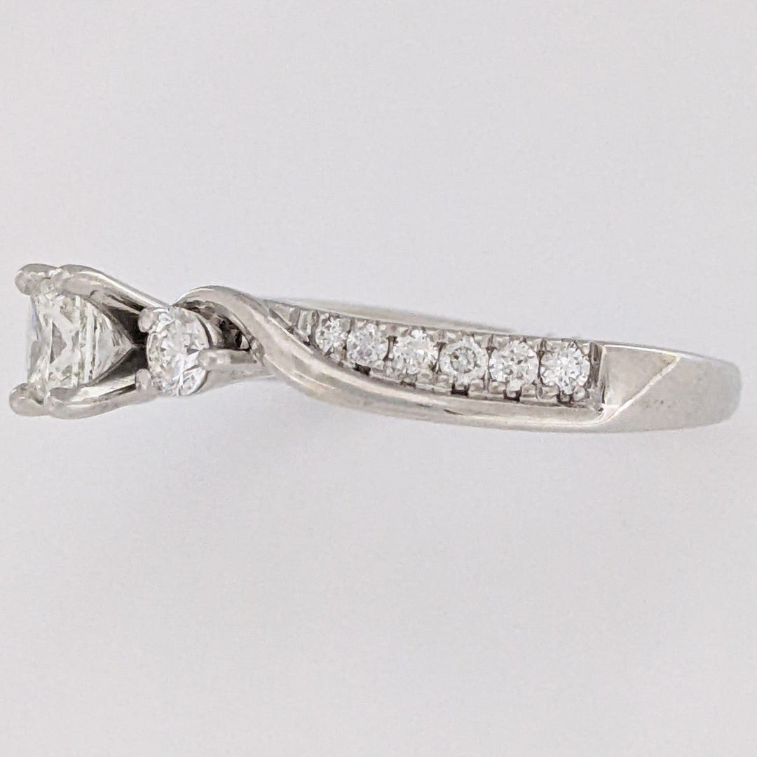 14K WHITE .74 CARAT TOTAL WEIGHT I1 I DIAMOND ROUND (15) ESTATE RING 3.7 GRAMS