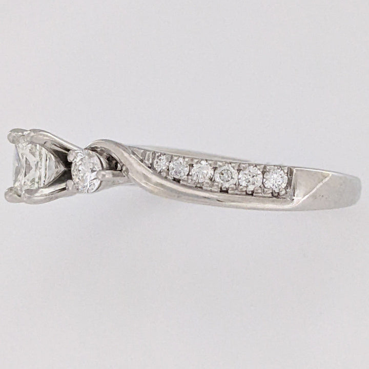 14K WHITE .74 CARAT TOTAL WEIGHT I1 I DIAMOND ROUND (15) ESTATE RING 3.7 GRAMS